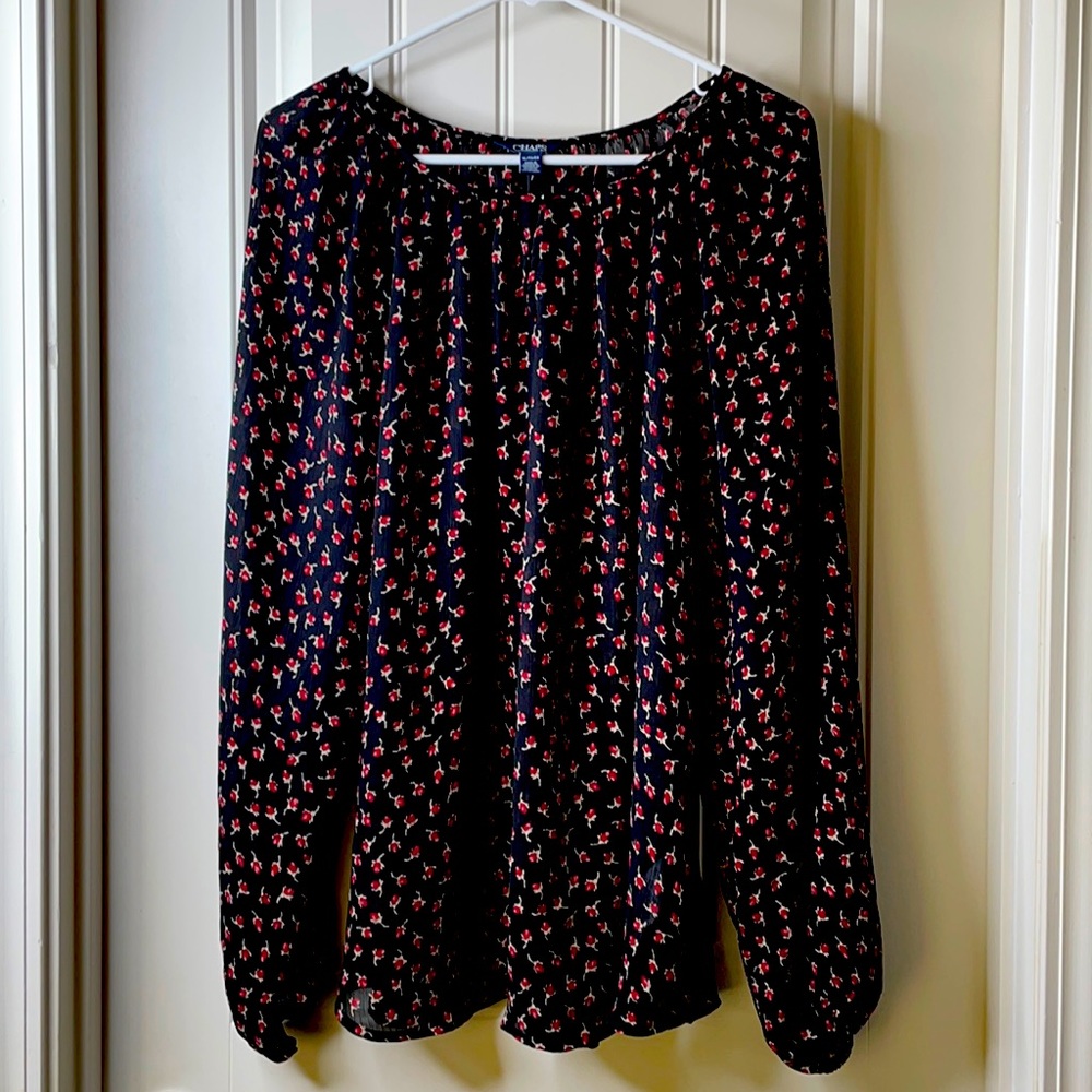 CHAPS boho,ribbed, keyhole button collar blouse.
